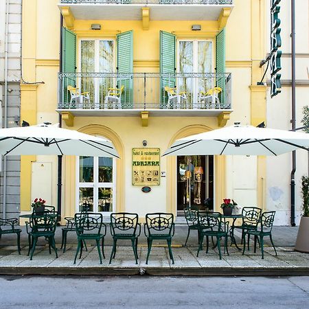 Hotel Villa Adriana 비아레지오 외부 사진